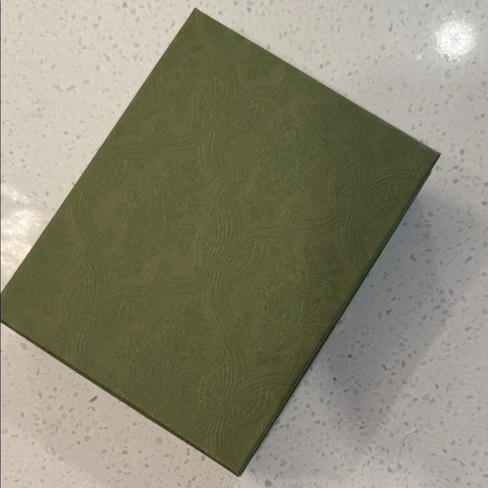 Gucci Beige and Green Notebook with Signature Pattern Gift Set - Picture 9 of 12